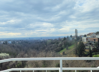Zelengaj 140 m2 s odličnim pogledom i puno zelenila!